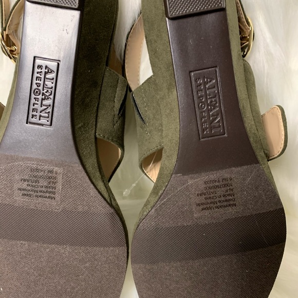 Sandals - Picture 4 of 7